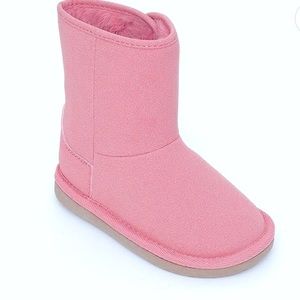 Carters pink winter boots Size 4